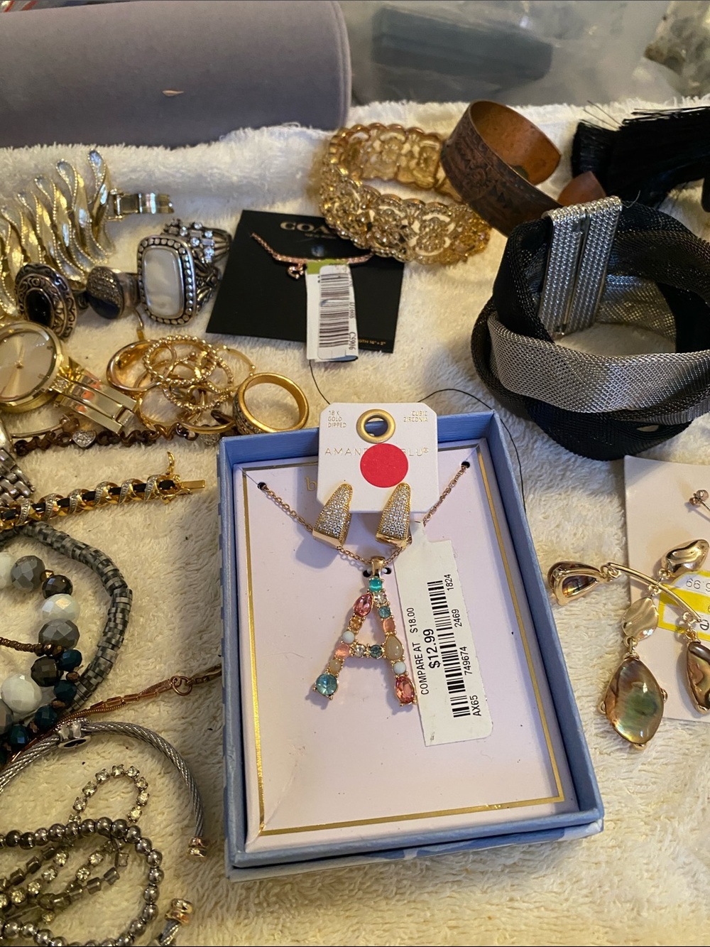 Assorted Gold and Silver Women’s Jewelry Set - Mixed Colors - Picture 3 of 4